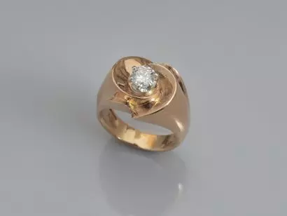 Bague en or vendue aux enchères