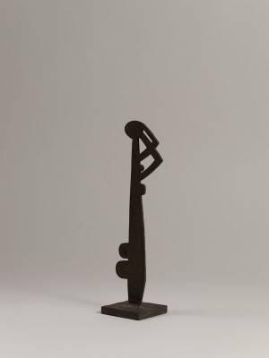 Robert Couturier, femme aux bras levés, sculpture en tôle découpée