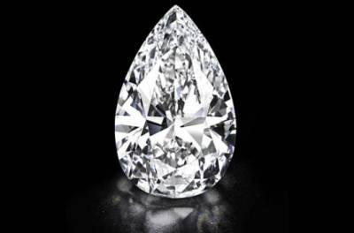 Diamant adjugé plus de 30 millions de $