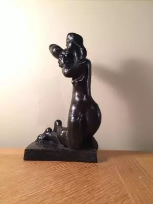 Joseph Csaky, jeune femme nue agenouillée, bronze