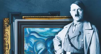 Hitler posant devant un tableau censuré